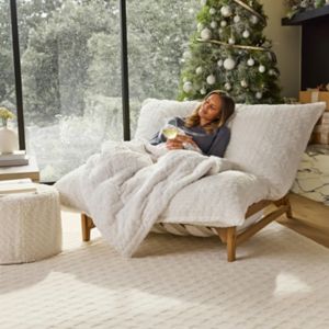 pillowsac-alpine-swirl-phur-lifestyle-image-1