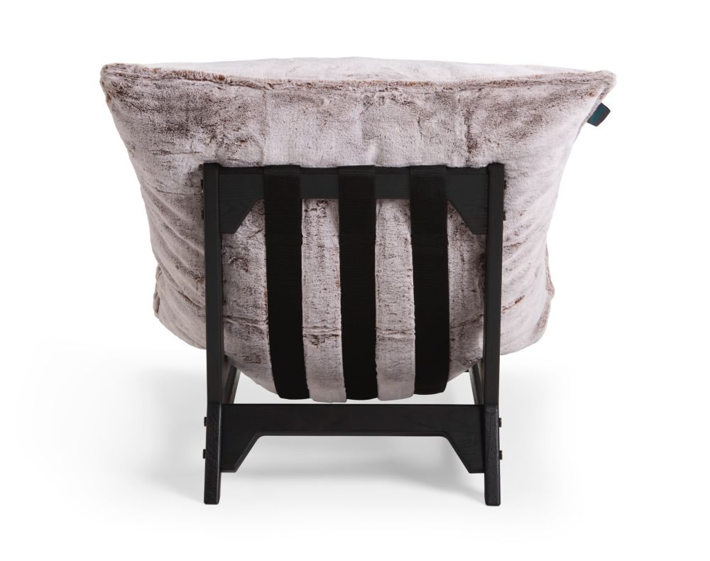 pillowsac-chair-jr-black-wood-black-straps-gunmetal-hardware-bronze-wombat-phur-3