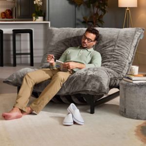 pillowsac-charcoal-wombat-phur-lifestyle-image-2