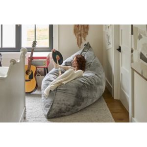 pillowsac-charcoal-wombat-phur-lifestyle-imgae-1