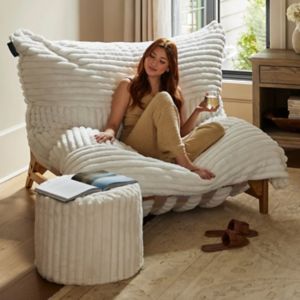 pillowsac-dove-channeled-phur-lifestyle-image-3