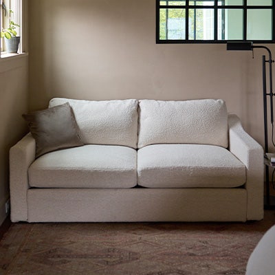 Snugg Loveseat